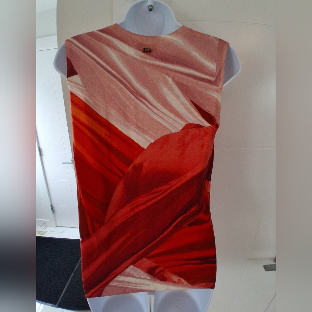 Escada Sport/ Colour: Fantasy (Red, Pink, White)/ Sleeveless Top/ Size US S - Picture 3 of 10